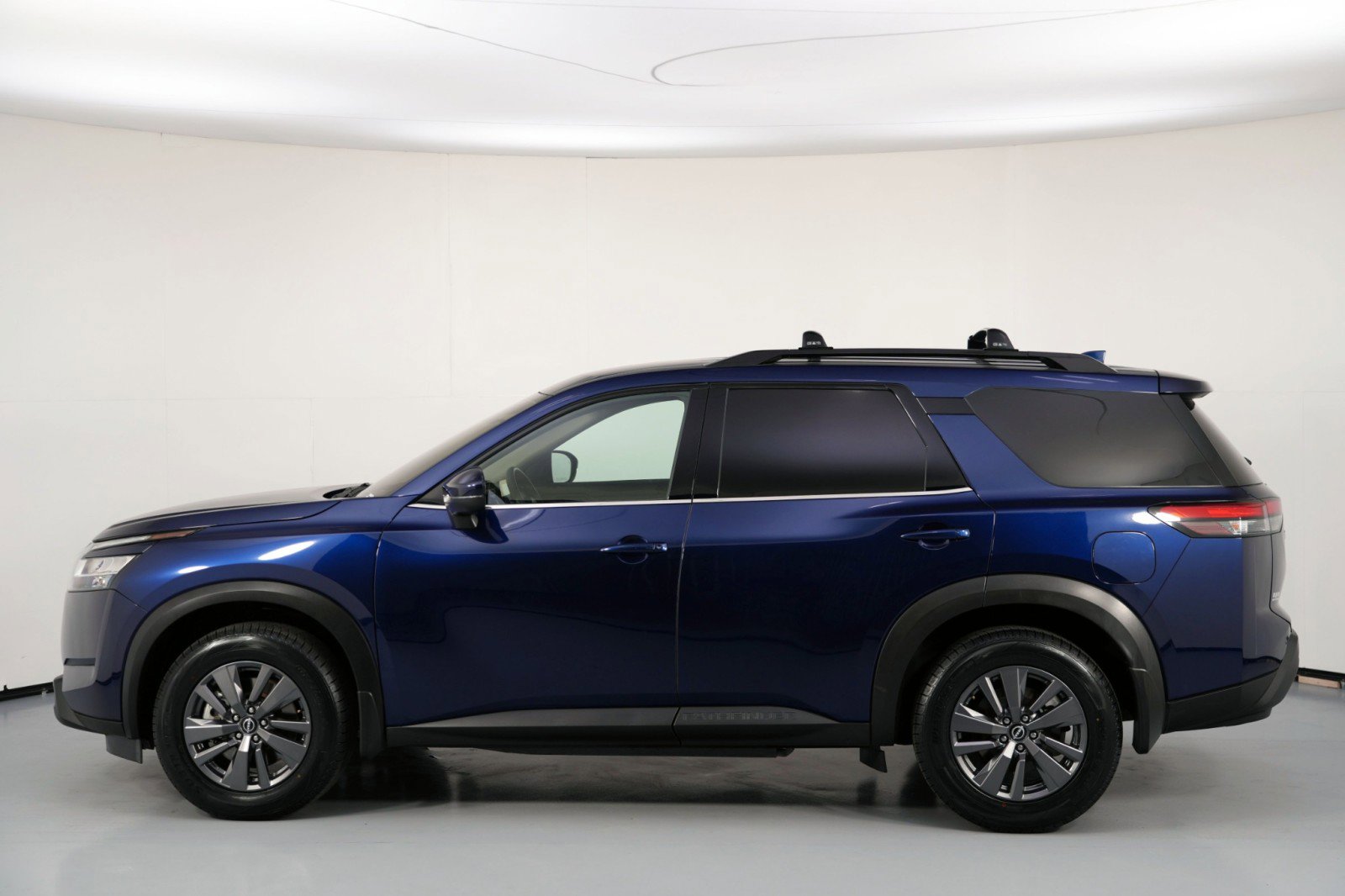 Used 2022 Nissan Pathfinder SV image 8