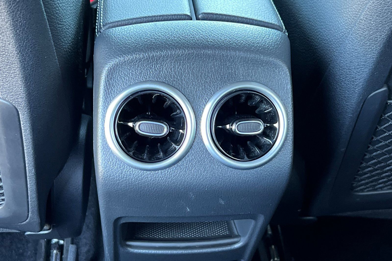 Certified 2024 Mercedes-Benz GLB 250 4MATIC image 17