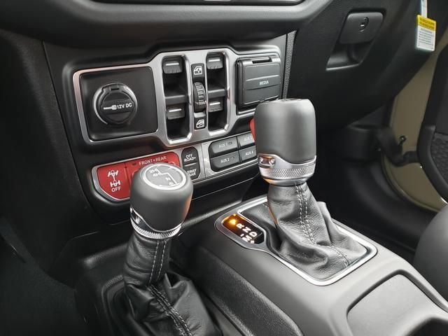 New 2026 Jeep Wrangler Unlimited Rubicon w/ Technology Group image 11