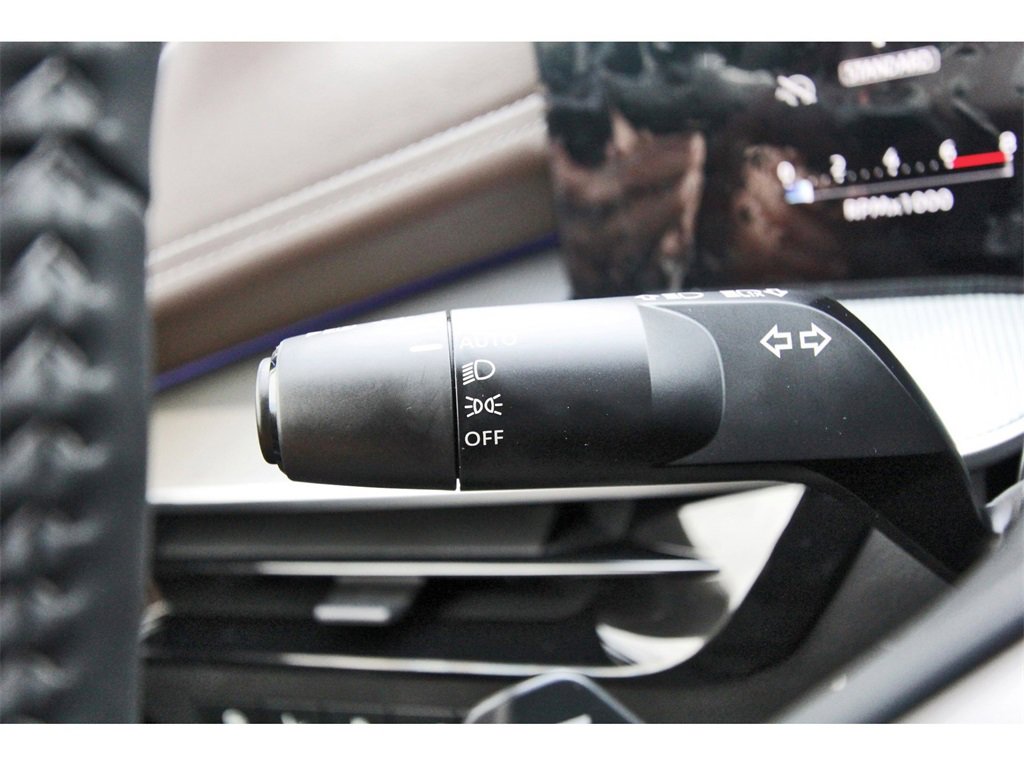 Used 2025 Nissan Murano Platinum image 13