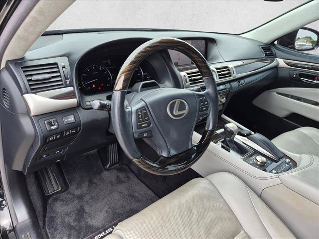Used 2015 Lexus LS 460 L w/ Ultra Luxury Package RWD image 10