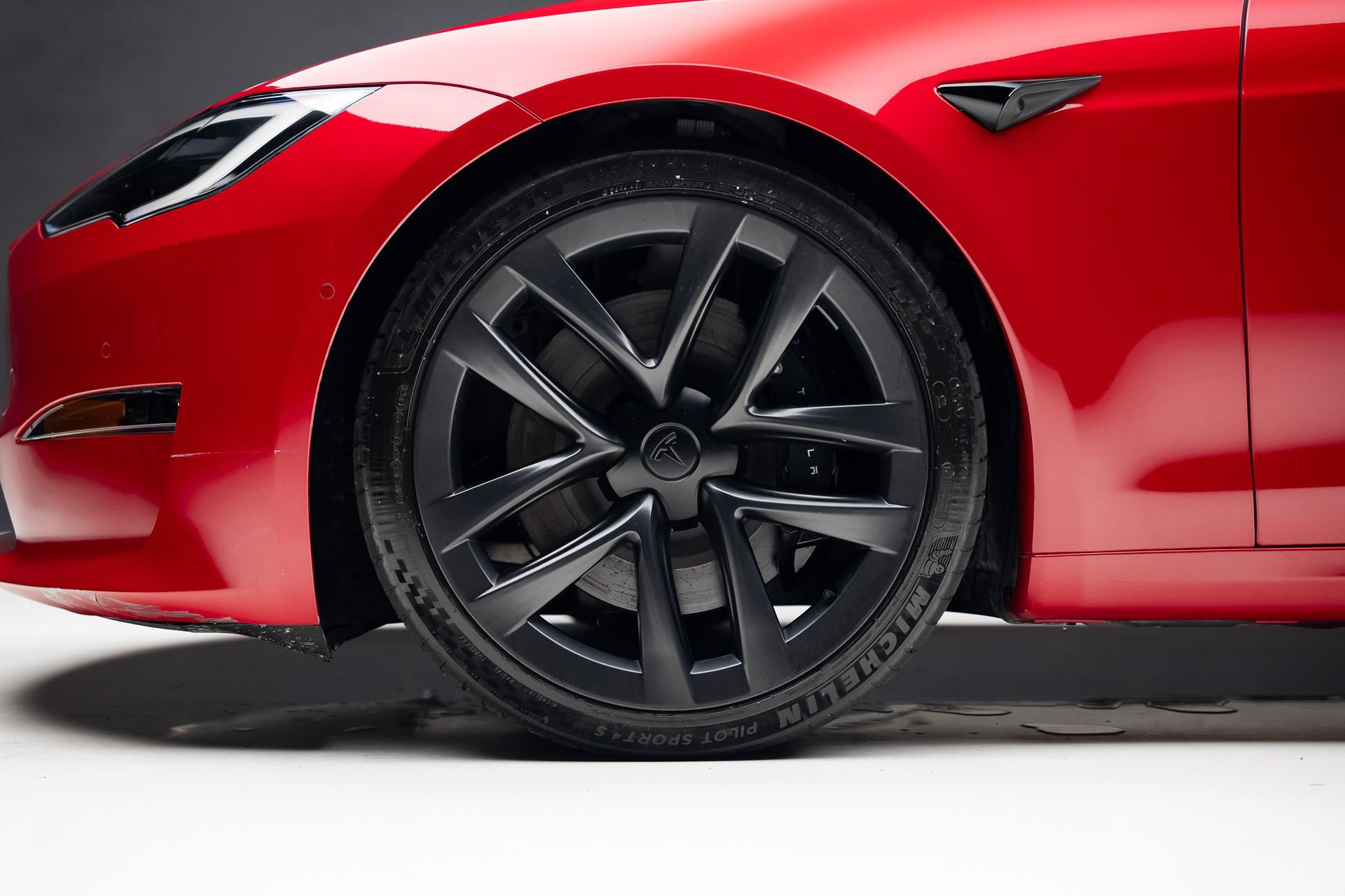 Used 2022 Tesla Model S Plaid image 19