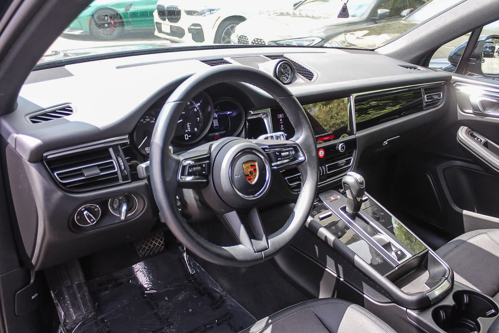 Used 2023 Porsche Macan AWD/4WD image 17