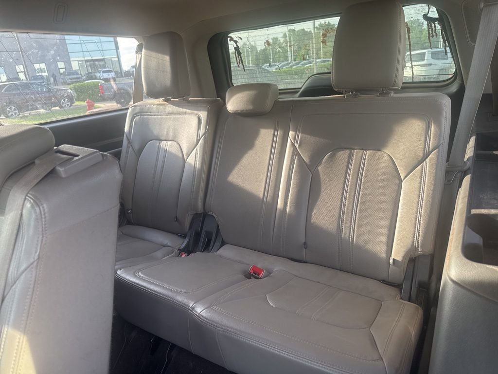 Used 2021 Ford Expedition Max Limited AWD/4WD image 5
