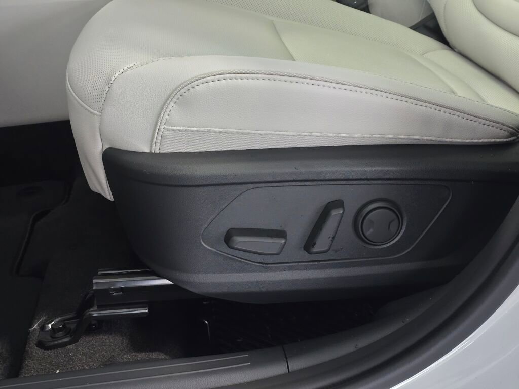 New 2026 Hyundai Tucson Limited w/ Tow & Go Package image 21