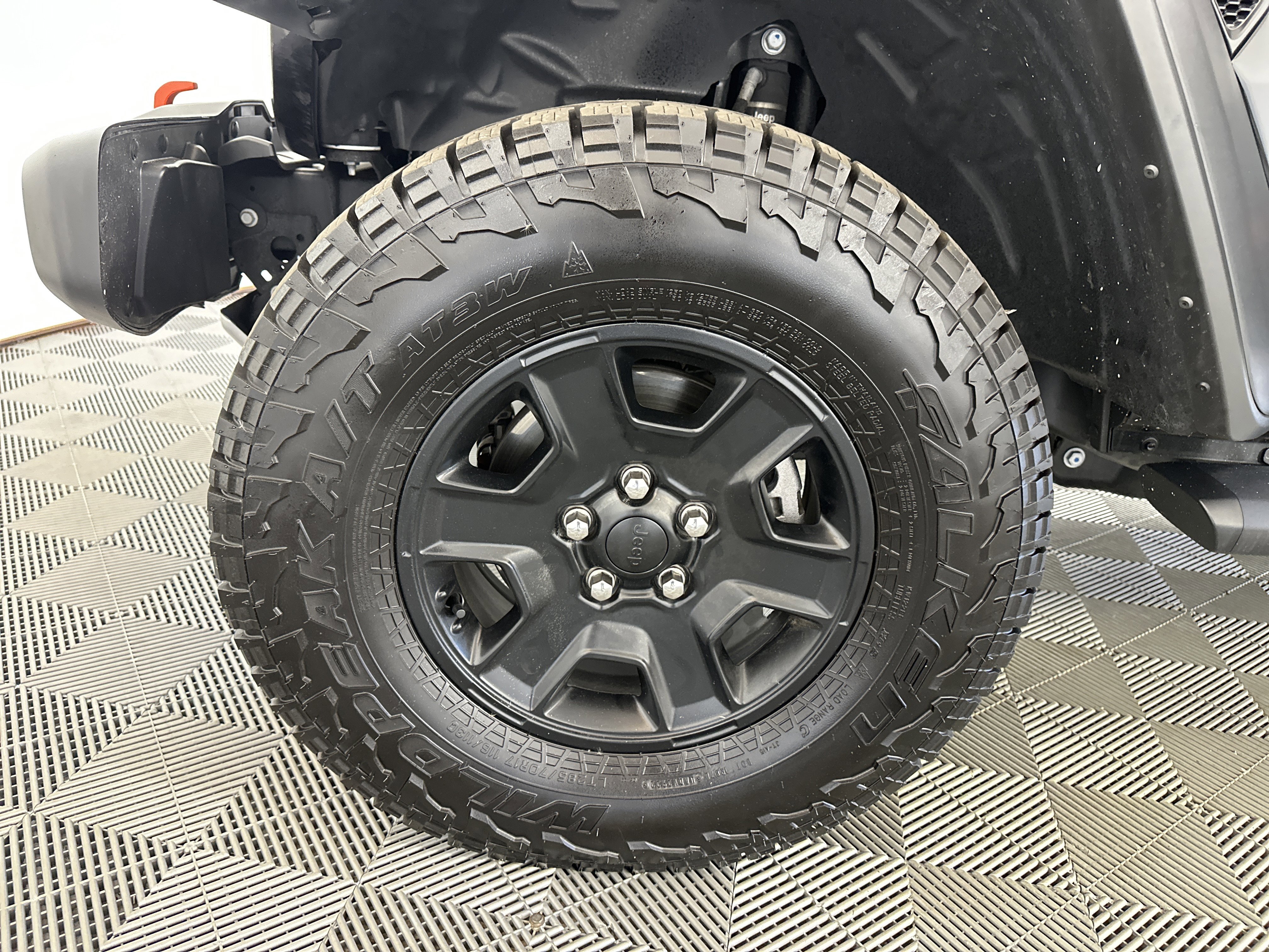 Used 2023 Jeep Gladiator Mojave w/ Cold Weather Group image 13