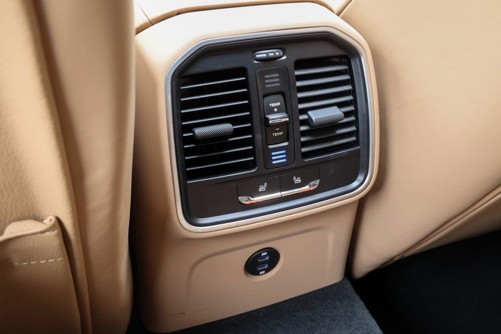 Certified 2023 Porsche Macan Turbo AWD/4WD image 42