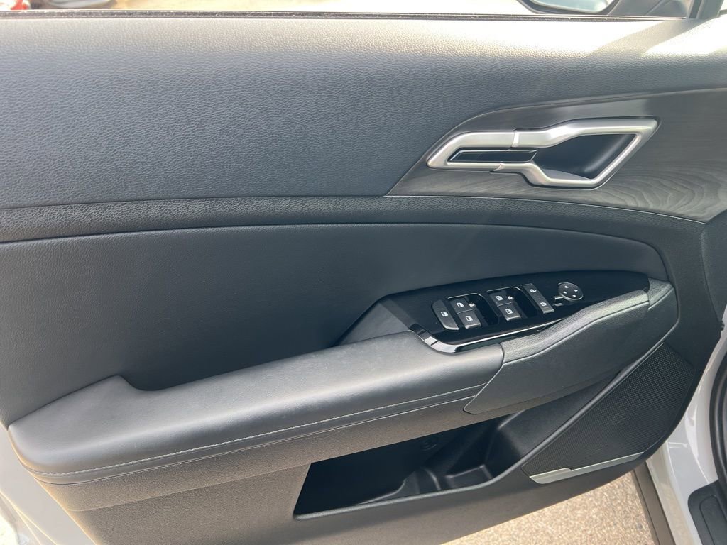 Used 2024 Kia Sportage X-Line w/ X-Line Premium Package image 7