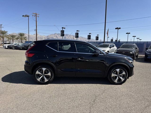 New 2025 Volvo XC40 B5 Core w/ Protection Package Premier image 4