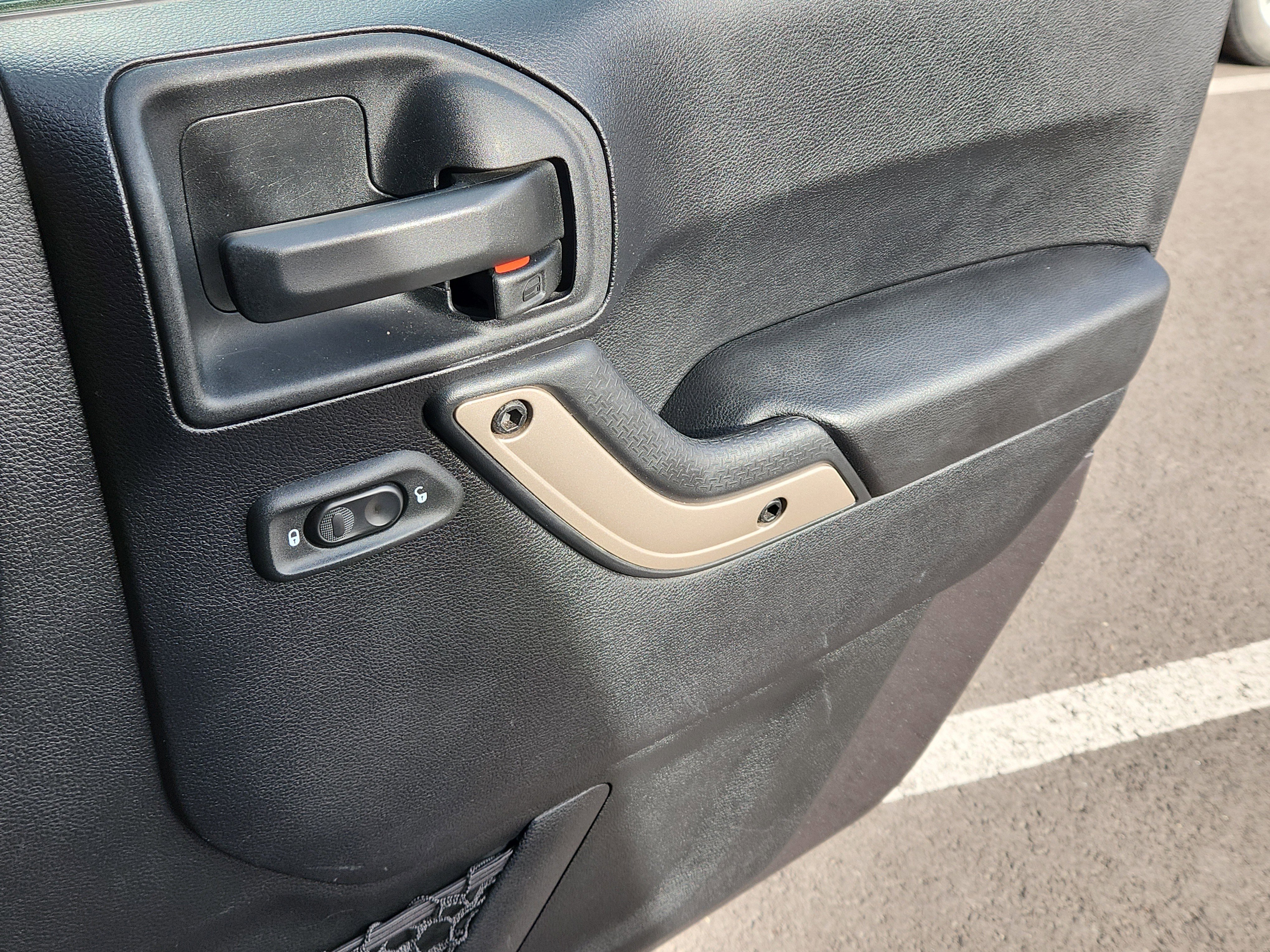 Used 2016 Jeep Wrangler Unlimited Sahara image 15