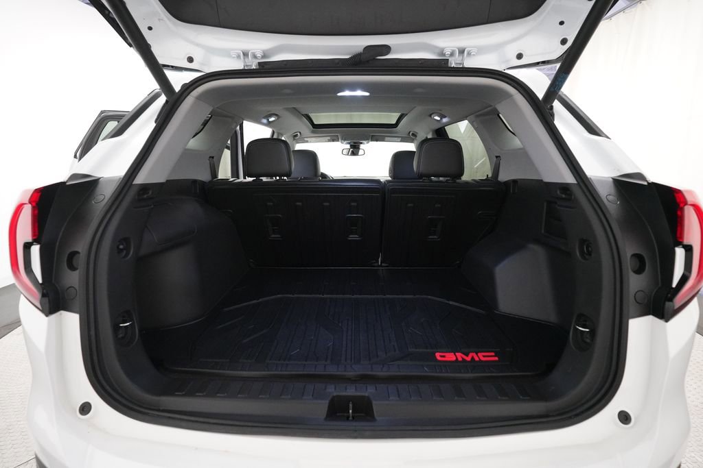 Used 2023 GMC Terrain SLT w/ Elevation Edition AWD/4WD image 10