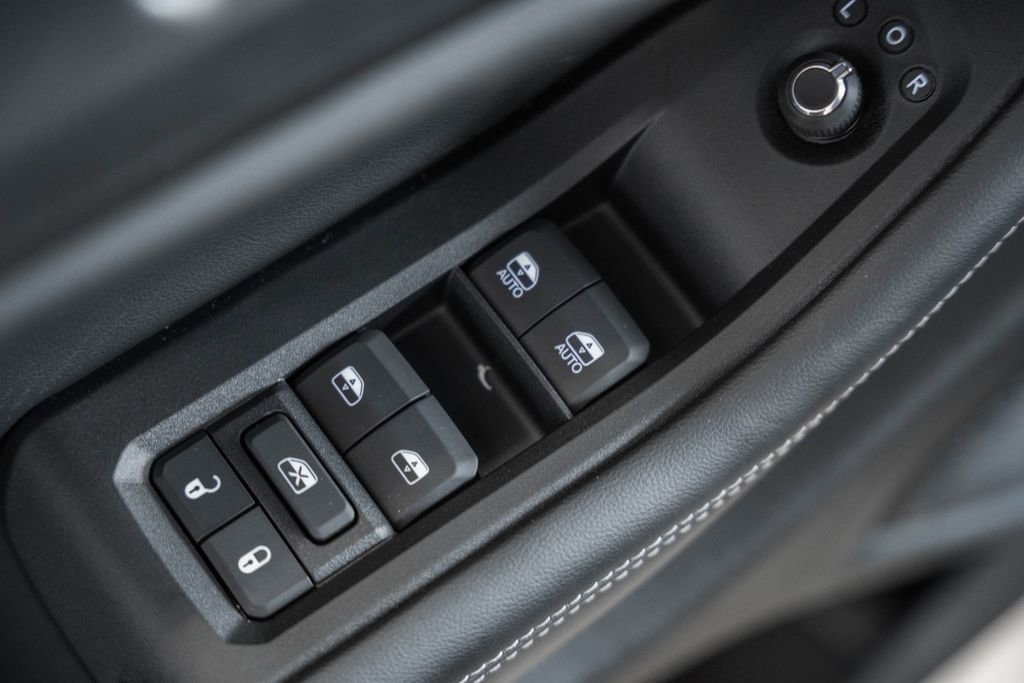 New 2025 Jeep Grand Cherokee Altitude image 37