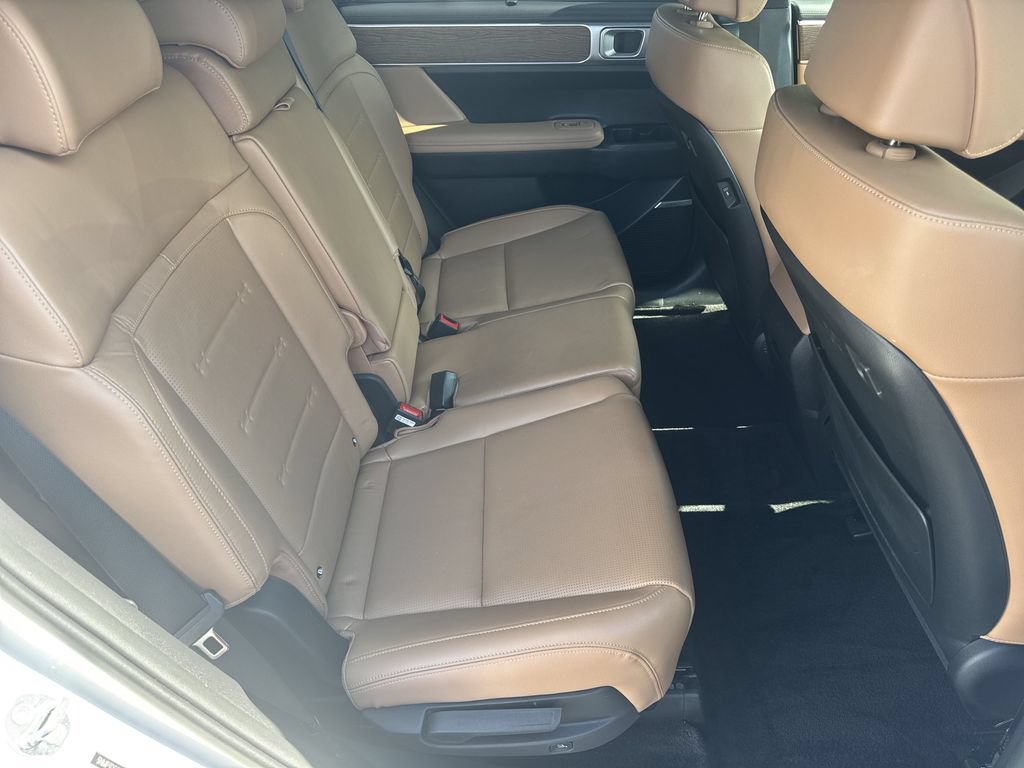 Used 2024 Hyundai Santa Fe Limited AWD/4WD image 15