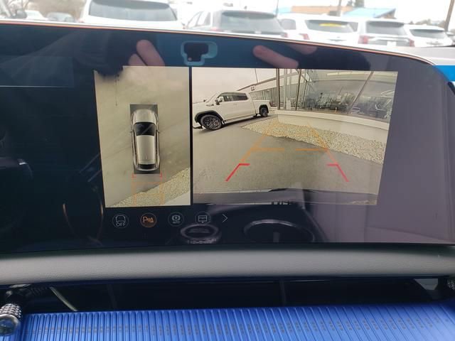 New 2026 Cadillac Optiq Luxury 1 image 21