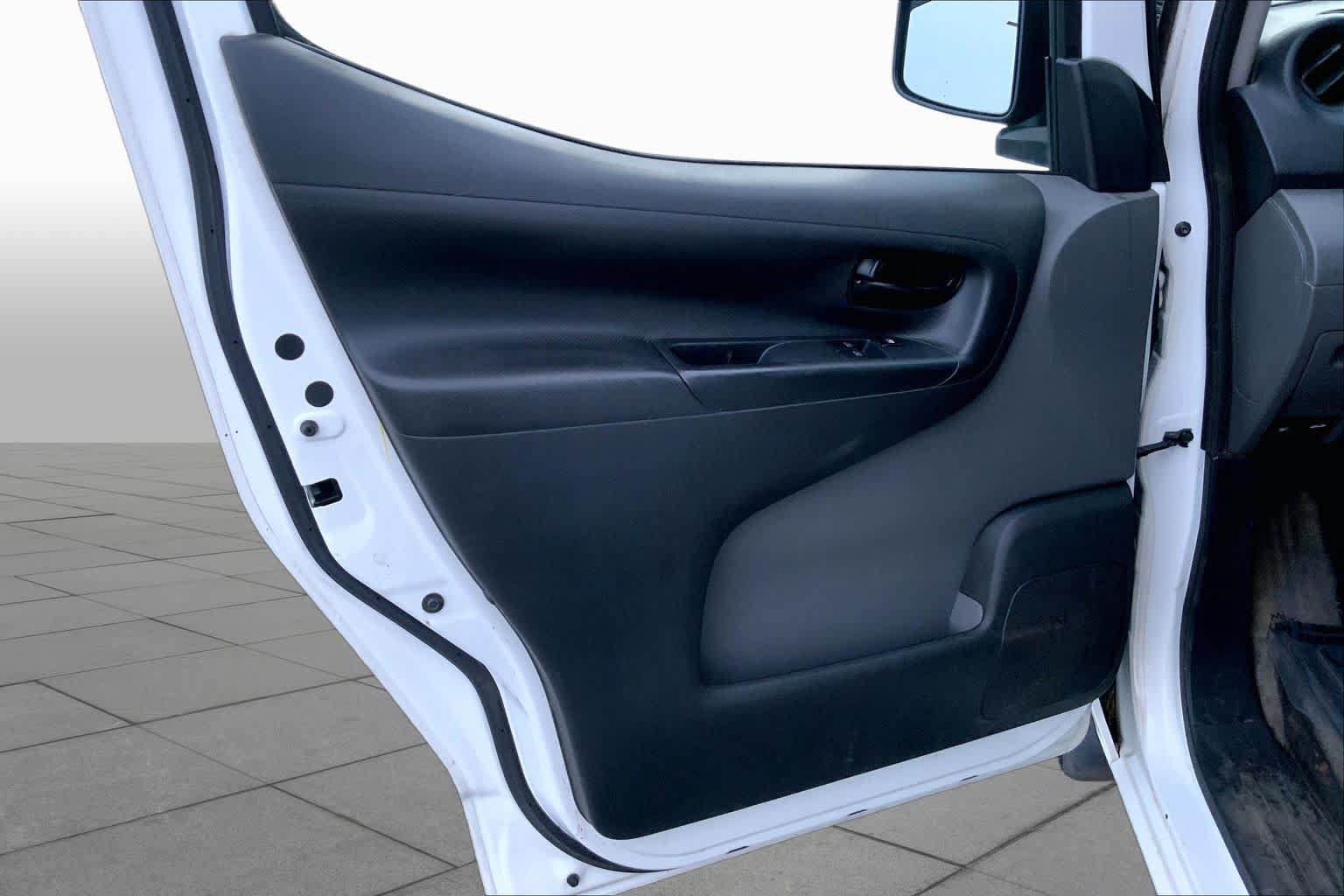 Used 2015 Nissan NV200 S w/ Cruise Control Package FWD image 19
