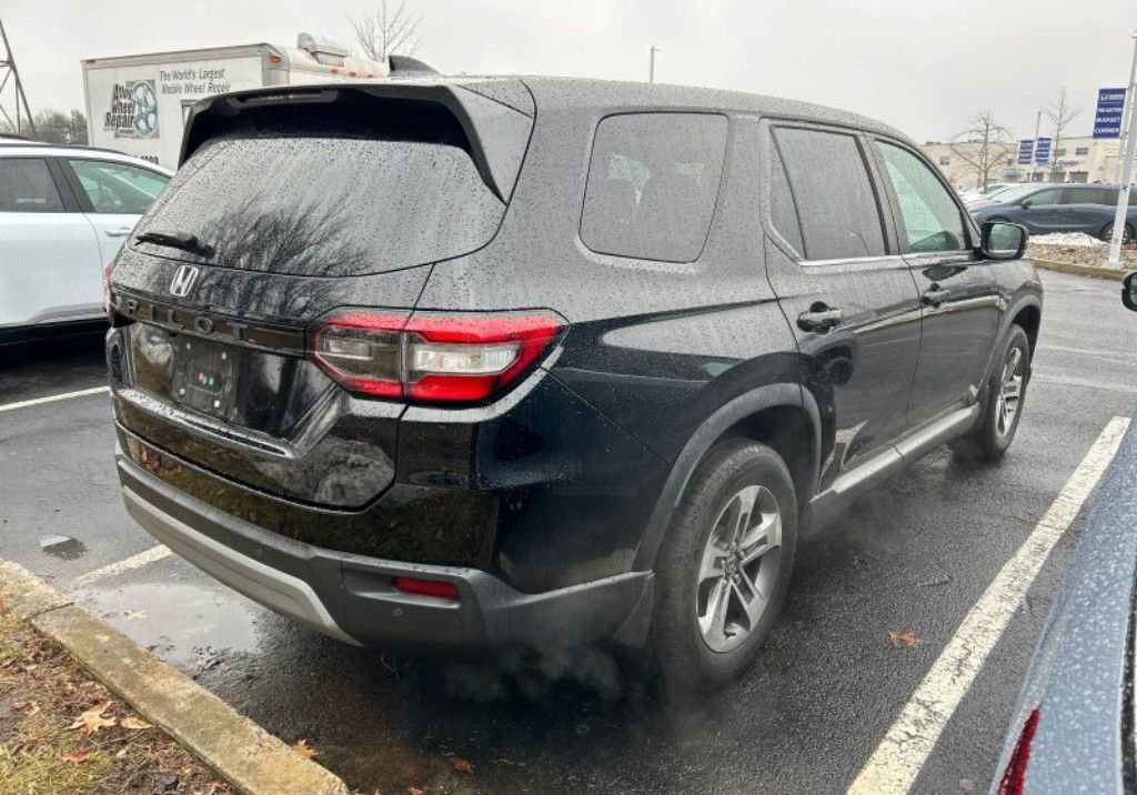 Used 2023 Honda Pilot EX-L image 3