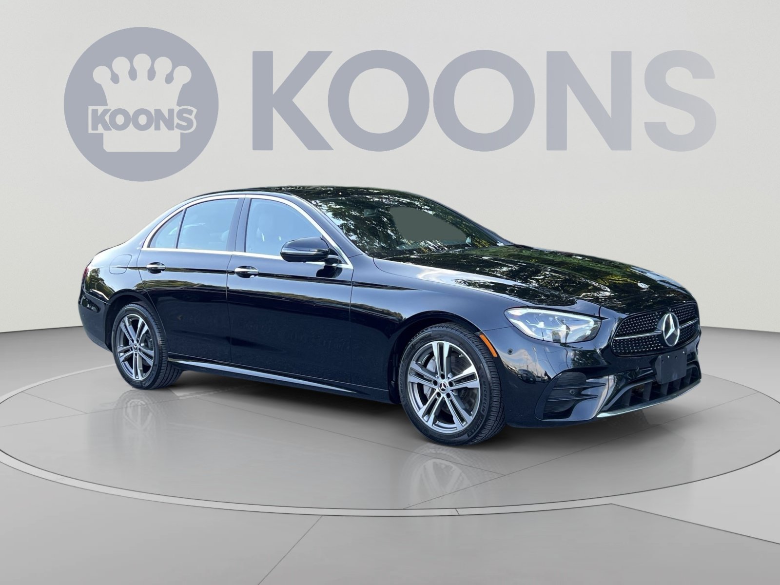 Used 2022 Mercedes-Benz E 350 4MATIC Sedan image 2