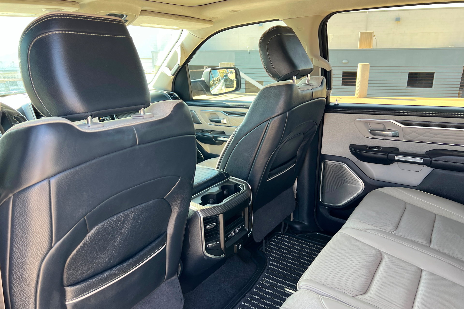 Used 2022 RAM 1500 Limited AWD/4WD image 19