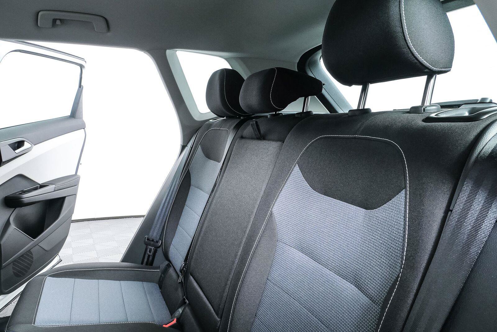 Certified 2025 Volkswagen Taos S FWD image 18