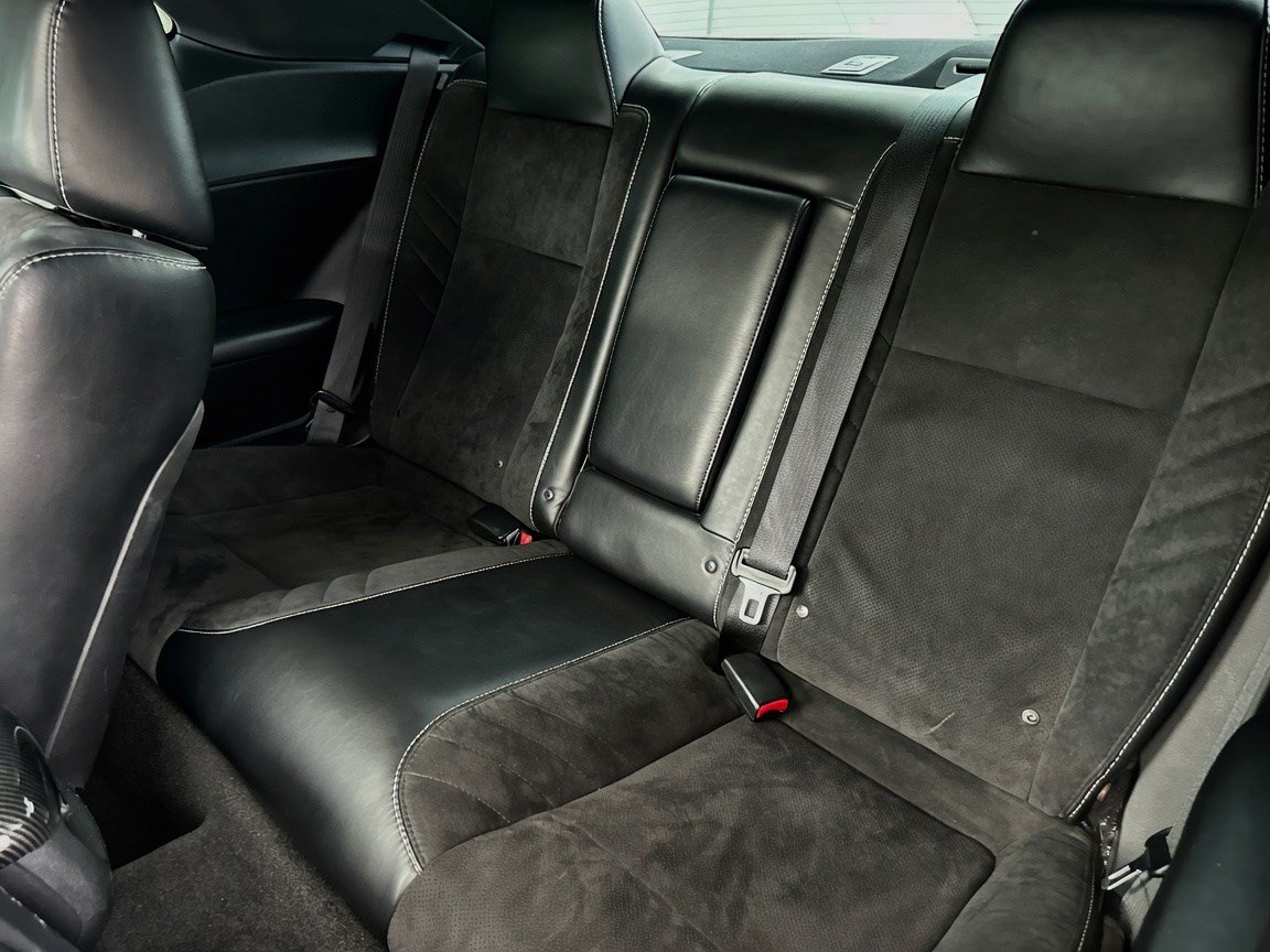 Used 2015 Dodge Challenger SRT RWD image 17