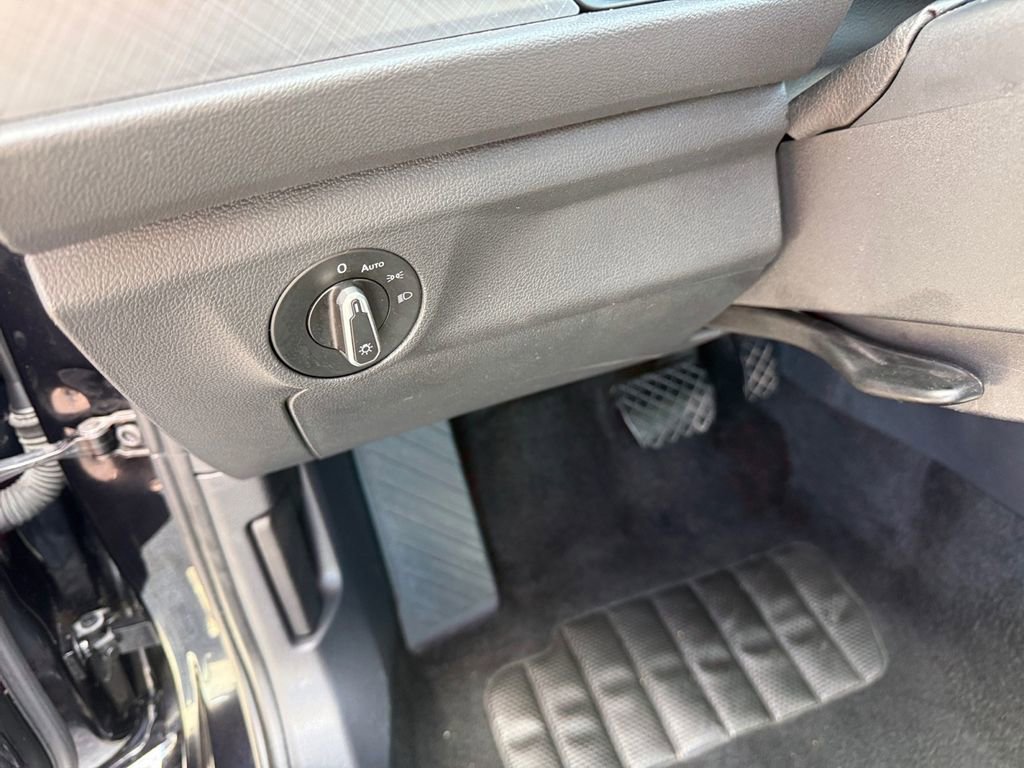 Used 2024 Volkswagen Jetta SE FWD image 27