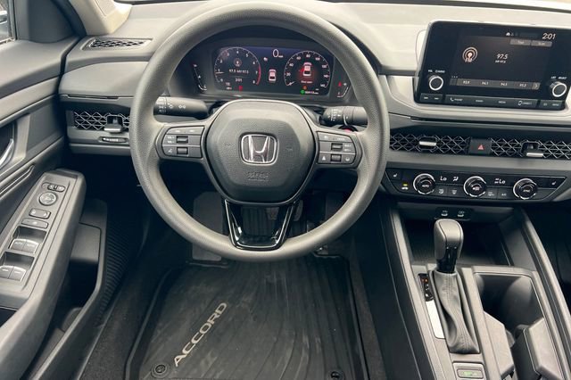 Used 2025 Honda Accord SE image 17