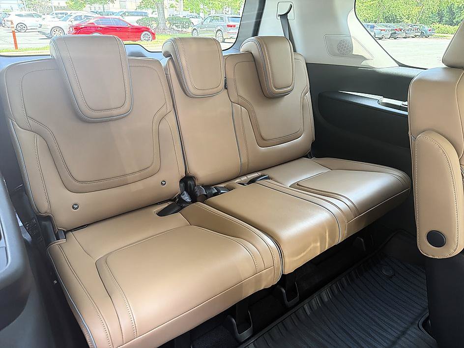 New 2027 INFINITI QX80 Luxe AWD/4WD image 3