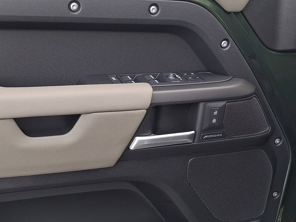 New 2026 Land Rover Defender 110 S AWD/4WD image 8