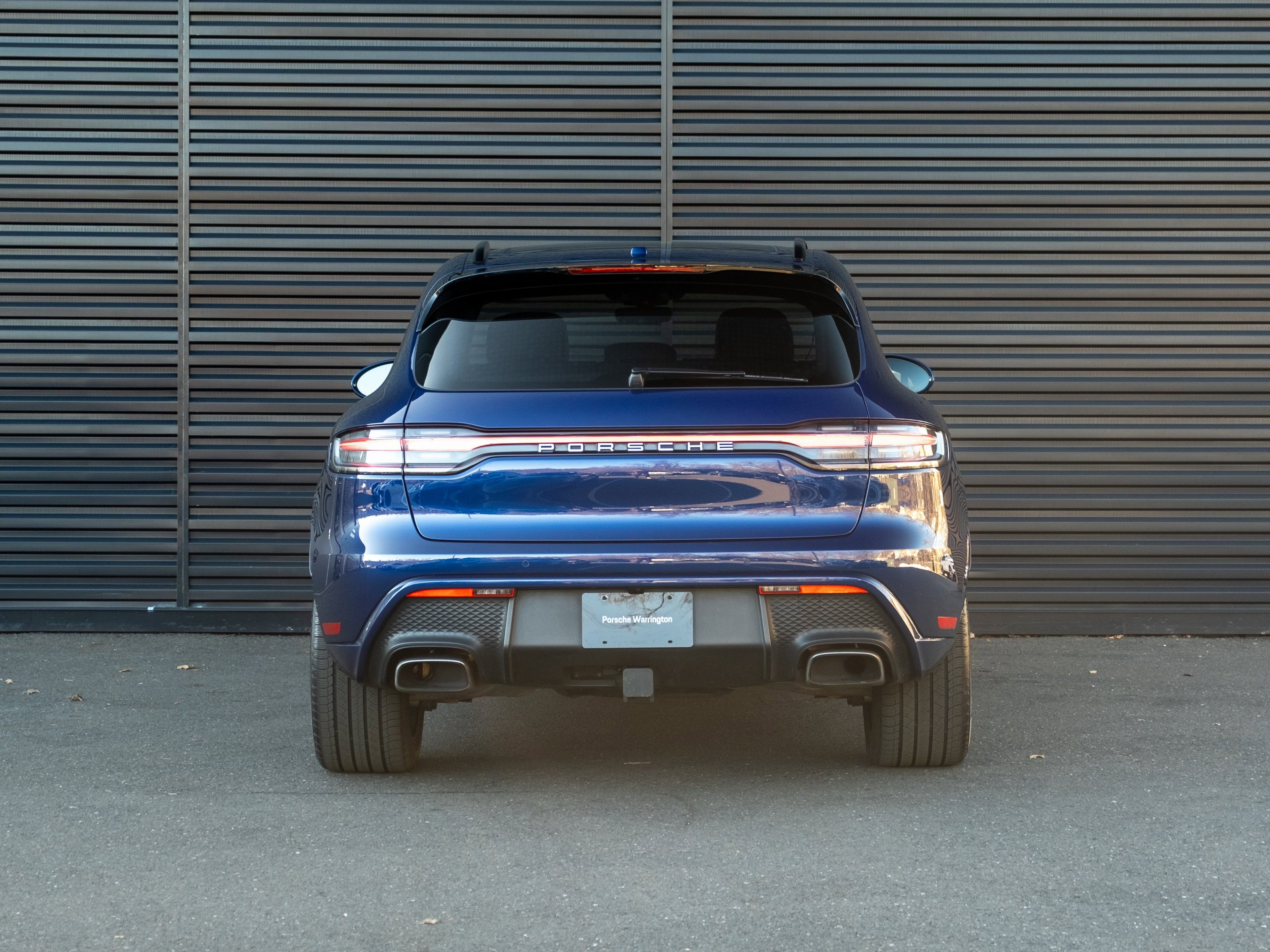 Certified 2023 Porsche Macan image 7