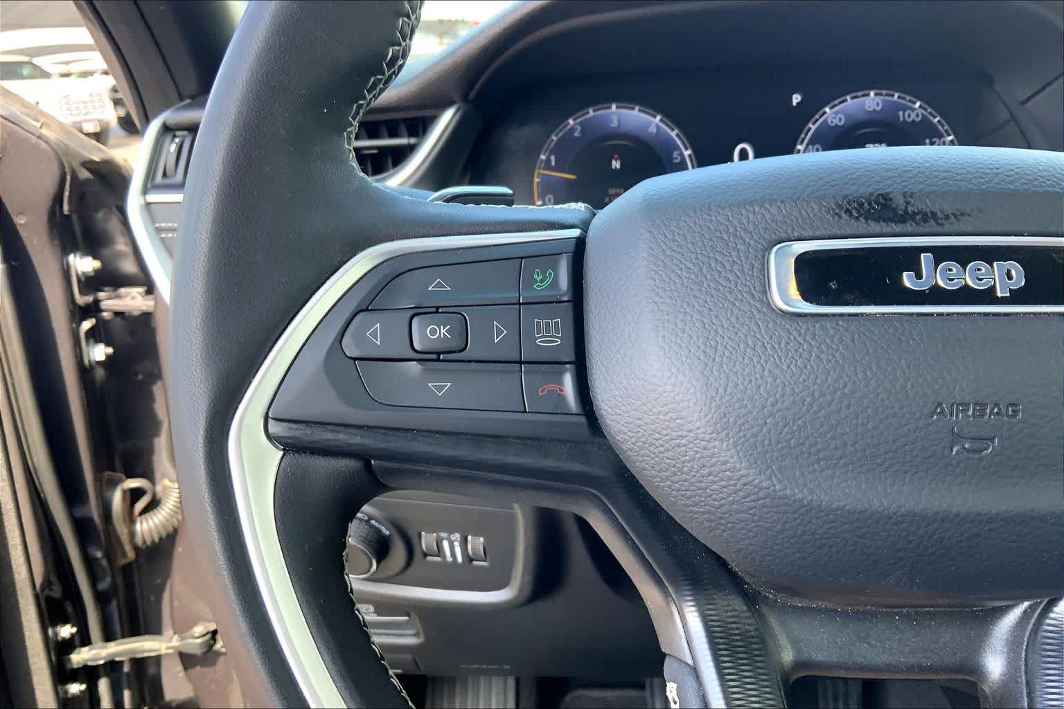 Used 2025 Jeep Grand Cherokee L Laredo AWD/4WD image 24