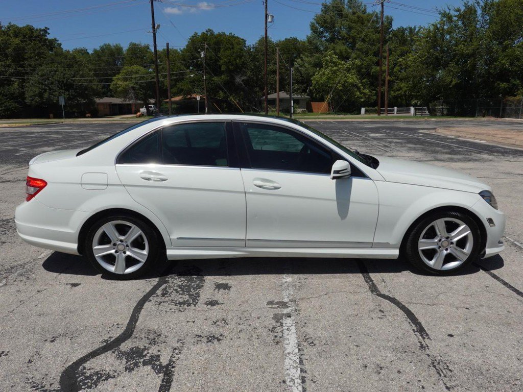 Used 2011 Mercedes-Benz C 300 Sedan image 8