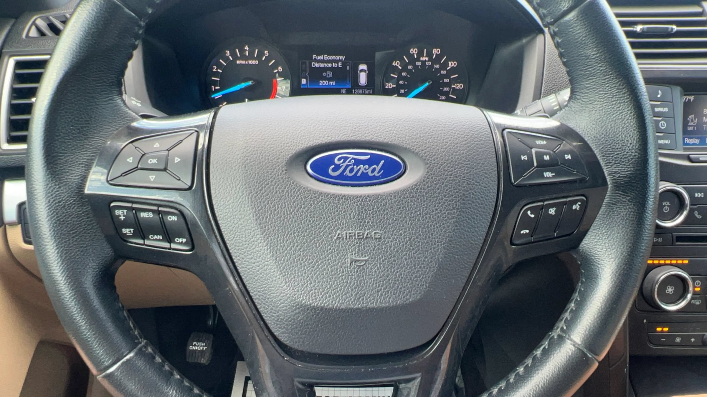 Used 2017 Ford Explorer XLT FWD image 10