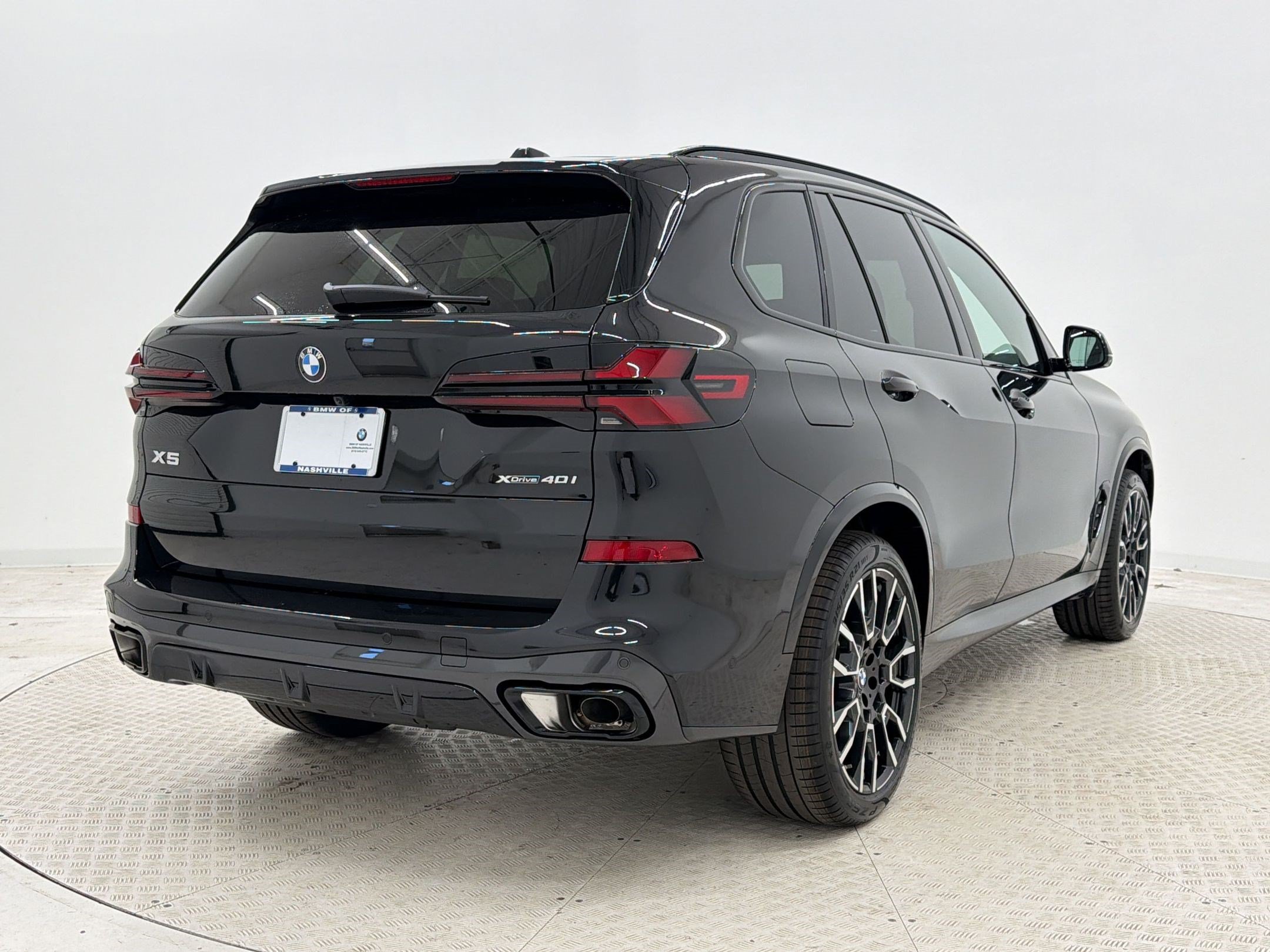New 2026 BMW X5 xDrive40i w/ M Sport Package AWD/4WD image 8