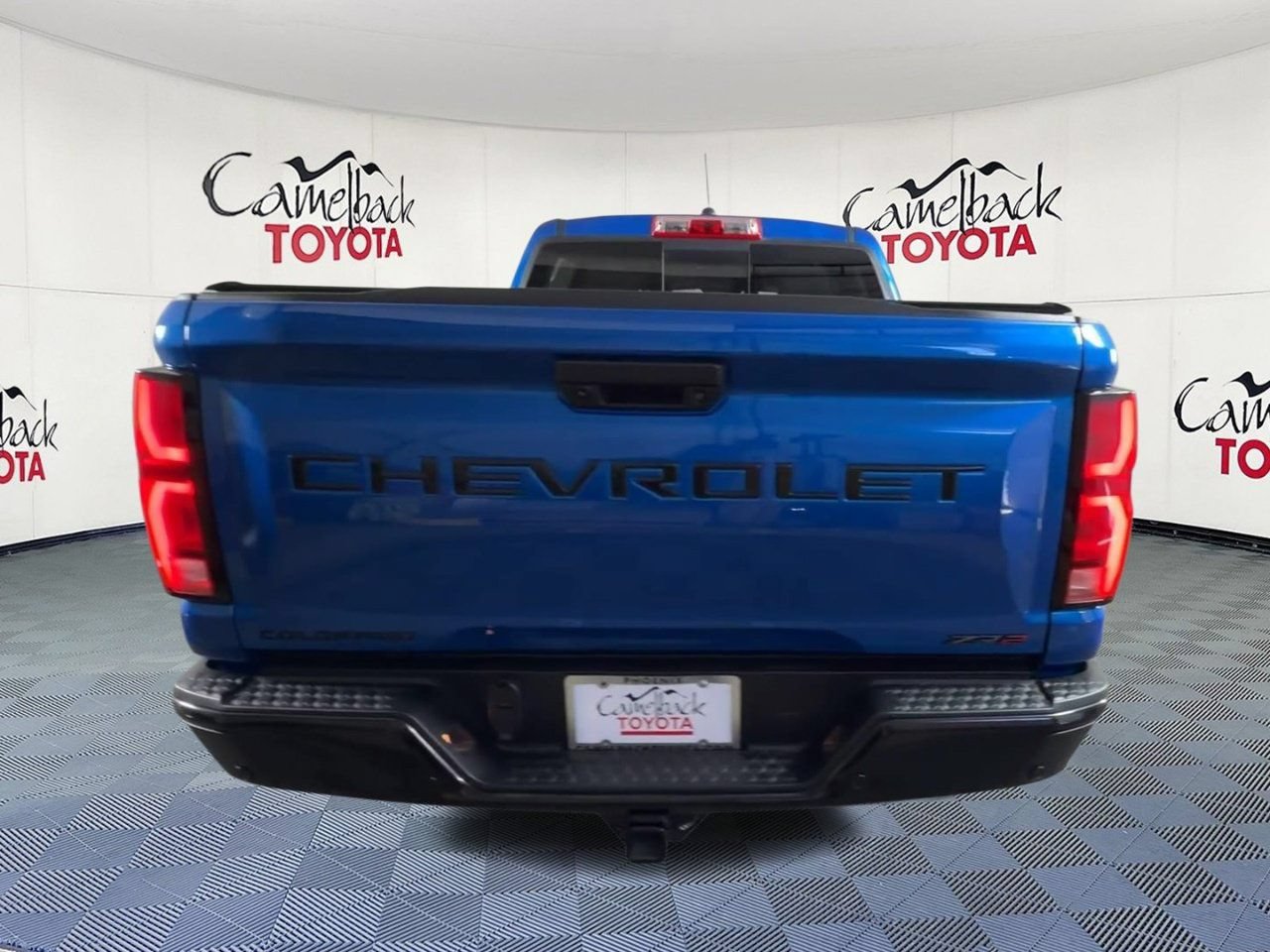 Used 2024 Chevrolet Colorado ZR2 w/ Technology Package AWD/4WD image 3