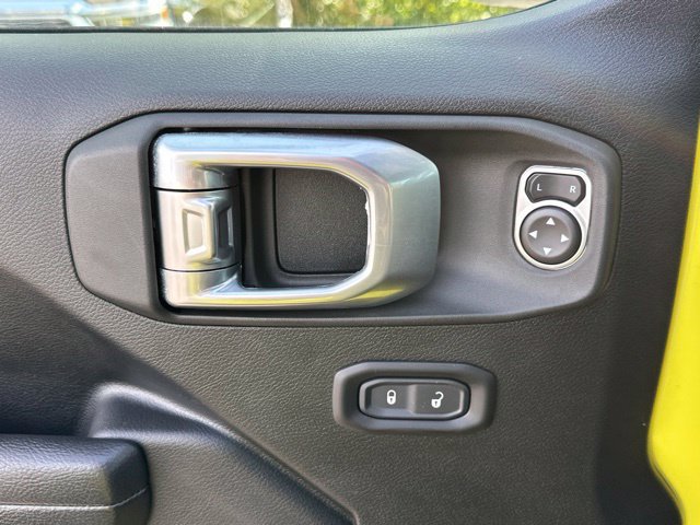 Used 2023 Jeep Wrangler Unlimited Sport AWD/4WD image 12