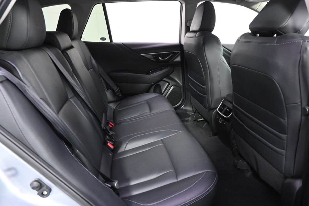 Used 2023 Subaru Outback Touring AWD/4WD image 17