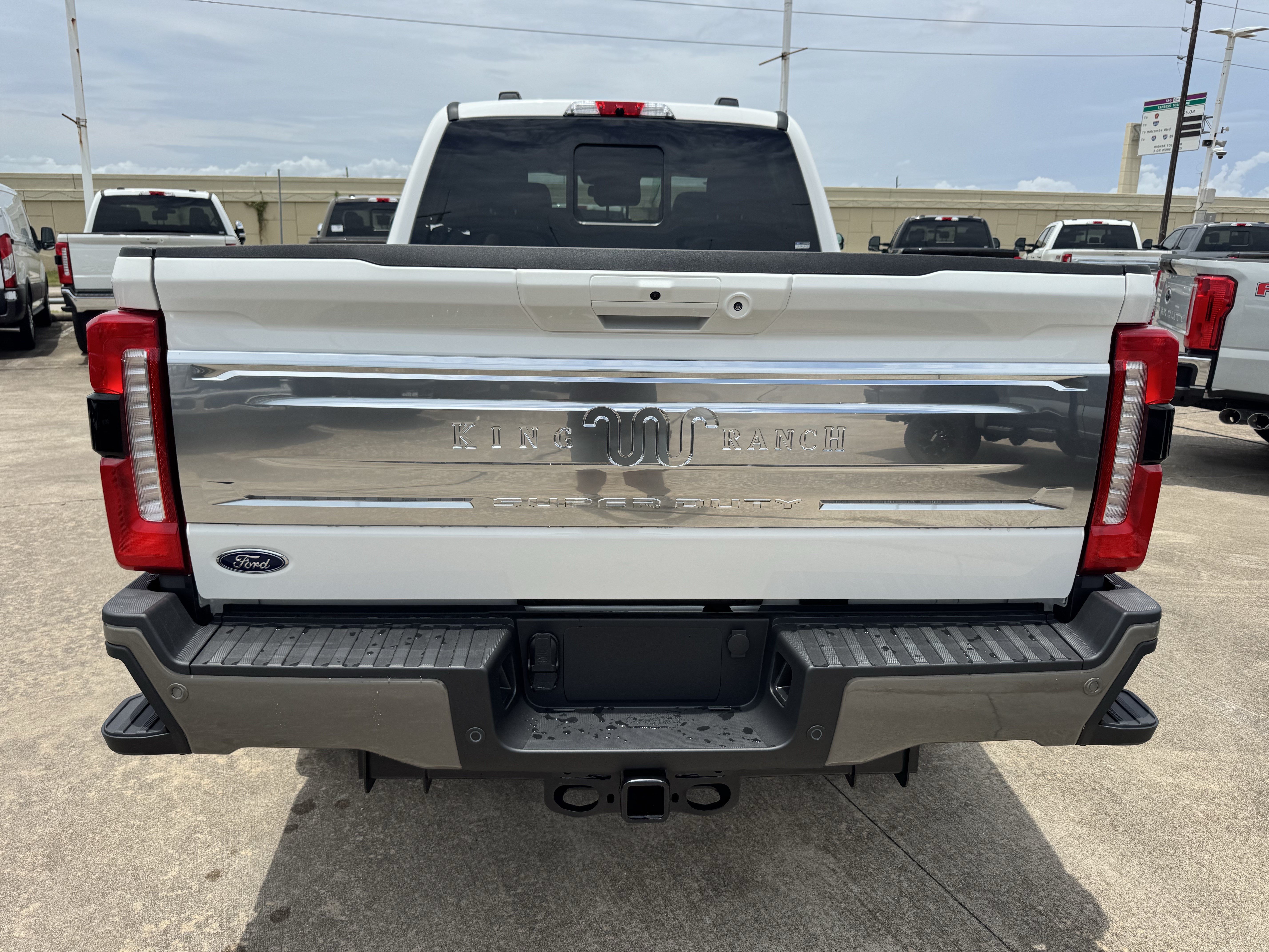 New 2026 Ford F250 King Ranch w/ FX4 Off-Road Package AWD/4WD image 7
