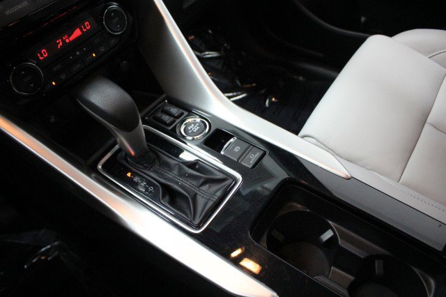 Used 2024 Mitsubishi Eclipse Cross SEL AWD/4WD image 18