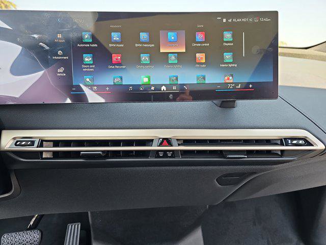 New 2026 BMW iX xDrive60 w/ Premium Package image 21