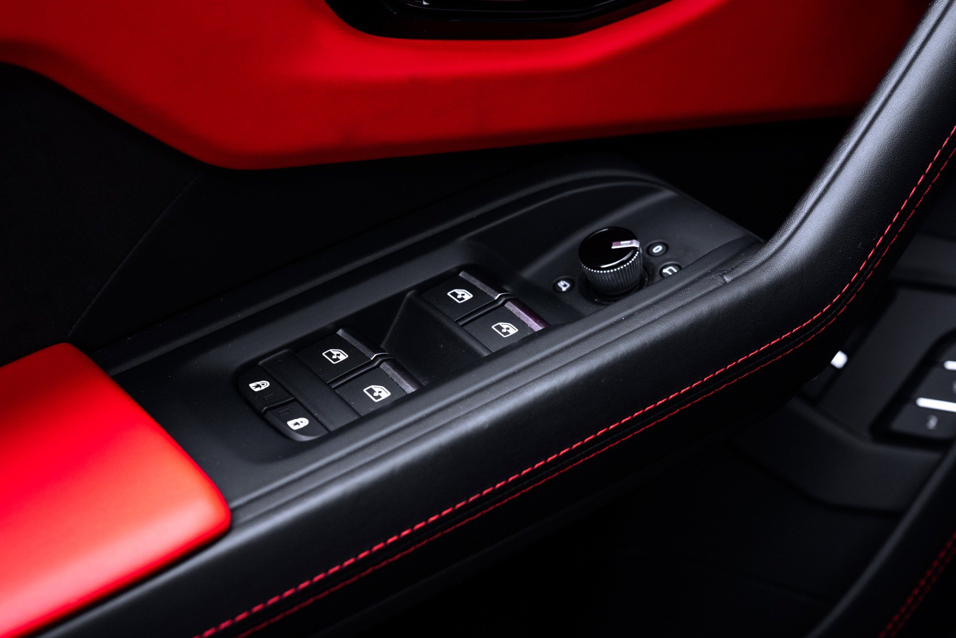 Used 2021 Lamborghini Urus AWD/4WD image 44