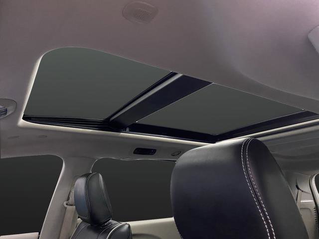 Used 2022 Chrysler Pacifica Limited FWD image 11