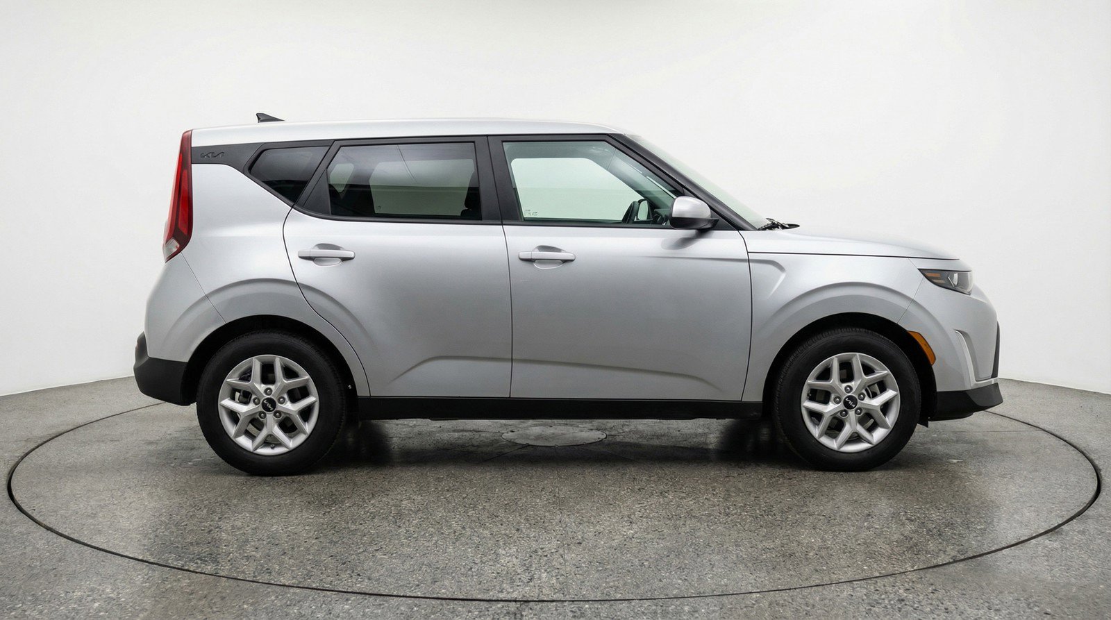 Used 2025 Kia Soul LX w/ LX Technology Package image 5