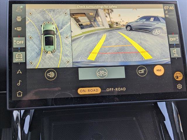 Used 2025 Land Rover Range Rover Sport image 18