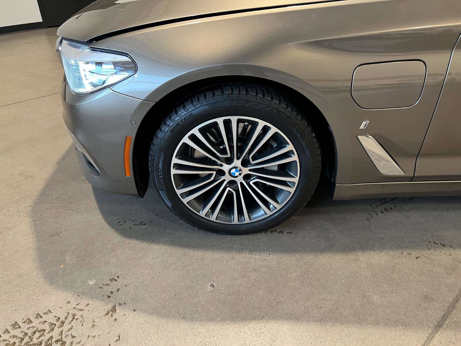 Used 2019 BMW 530e xDrive 530e xDrive iPerformance w/ Premium Package image 46