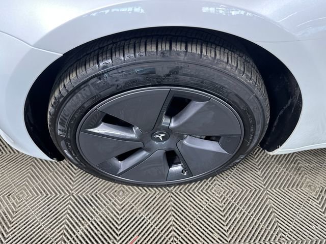Used 2023 Tesla Model 3 Standard Range image 10