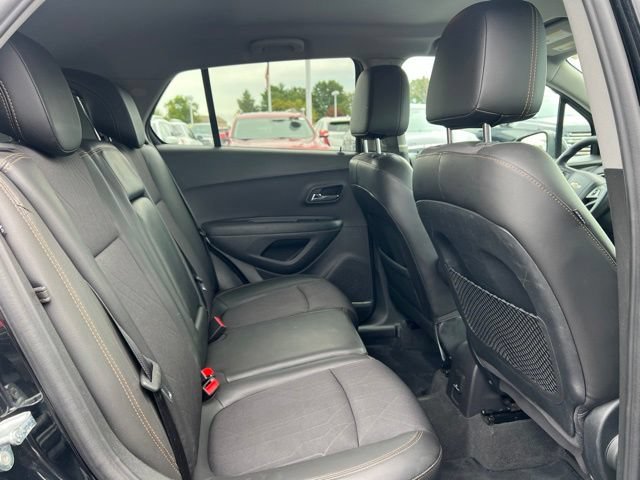 Used 2017 Chevrolet Trax LT w/ LT Convenience Package AWD/4WD image 13
