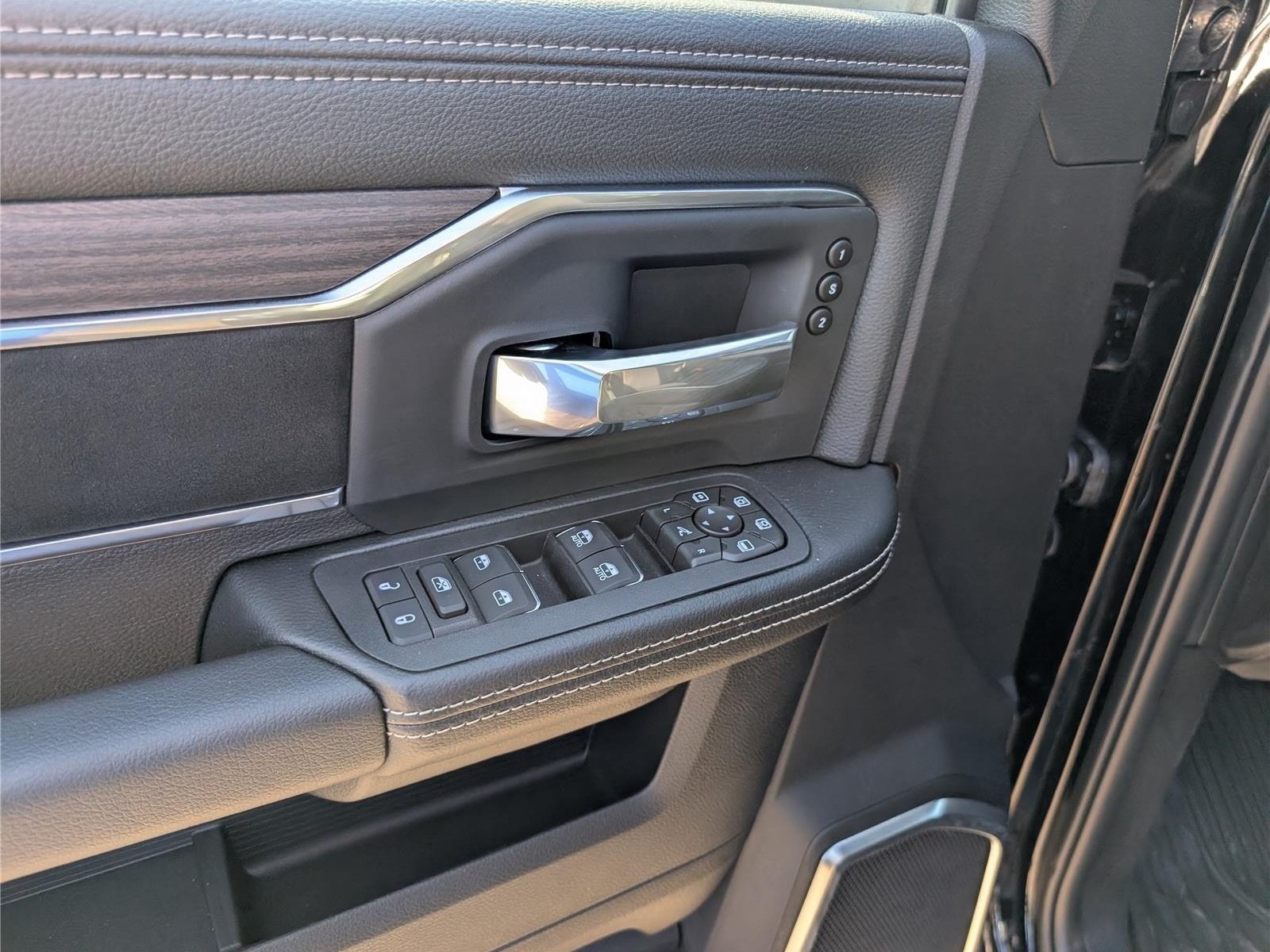 New 2026 RAM 3500 Laramie w/ Night Edition AWD/4WD image 17