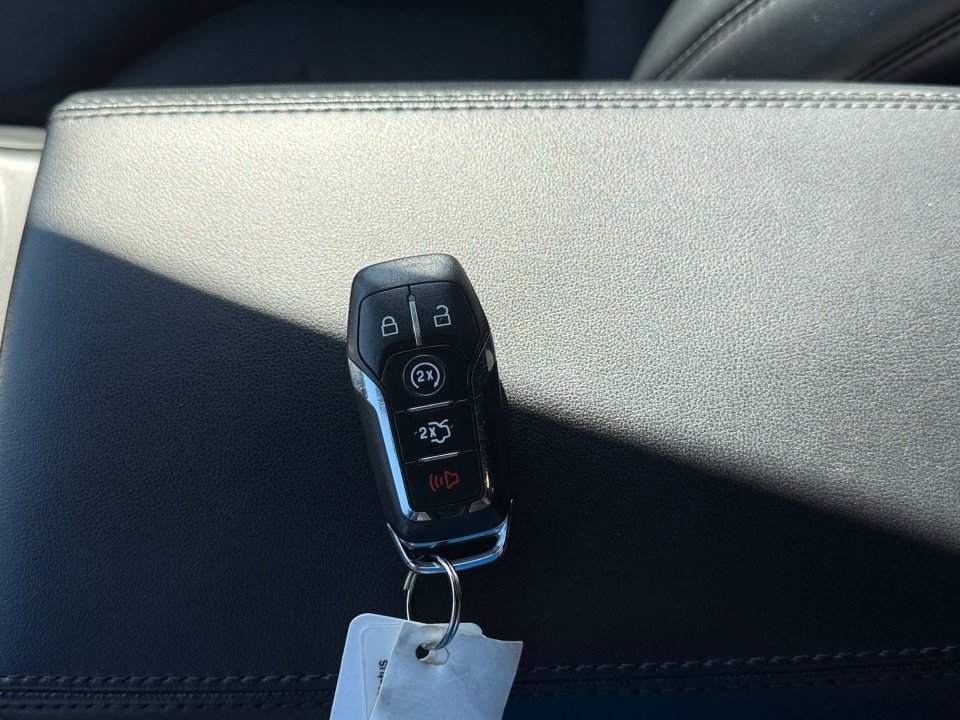 Used 2016 Lincoln MKX Select w/ Select Plus Package image 38