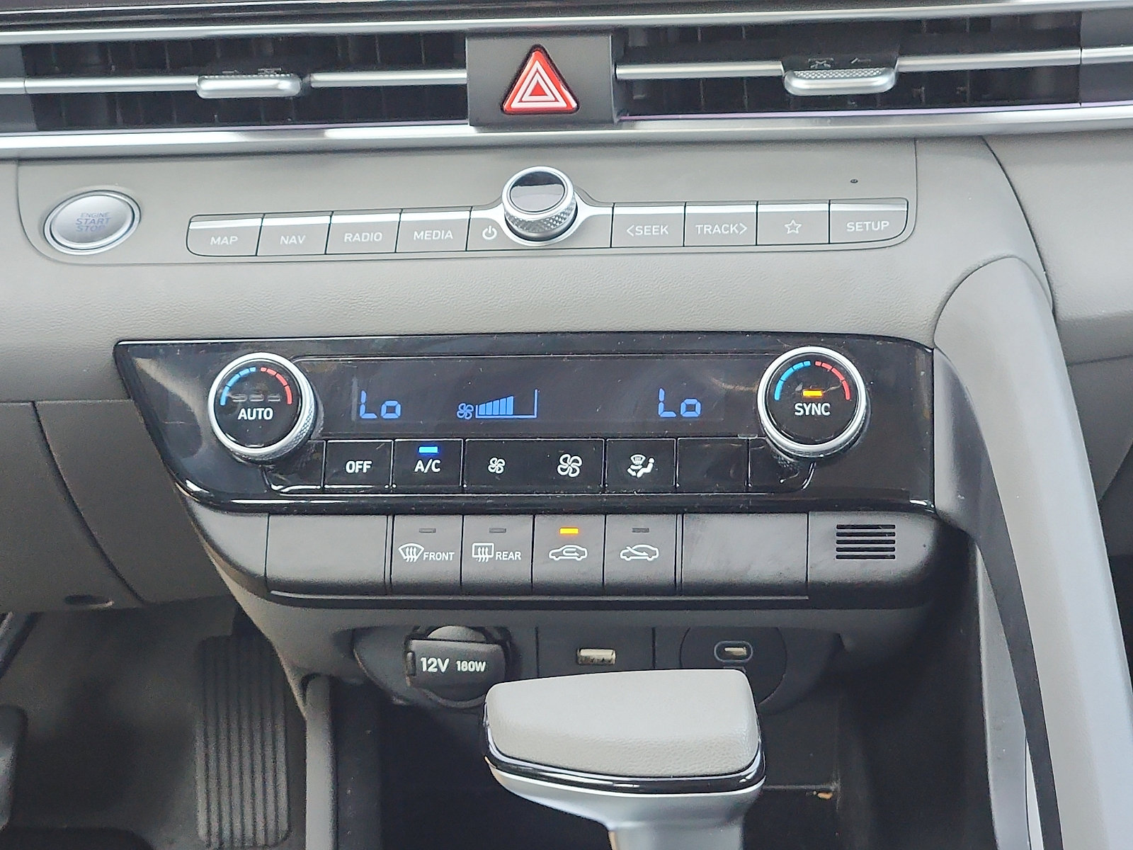 Certified 2024 Hyundai Elantra SEL FWD image 18