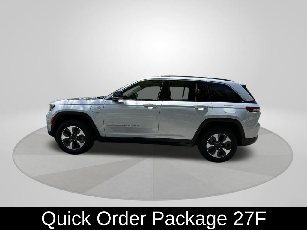 Used 2023 Jeep Grand Cherokee 4WD 4xe w/ Luxury Tech Group II image 4